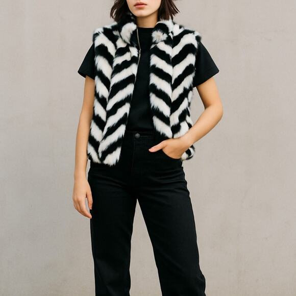 Kikit Vintage Vest Black & White Chevron Checkered Fuzzy Faux Fur Vest Medium - Picture 1 of 6